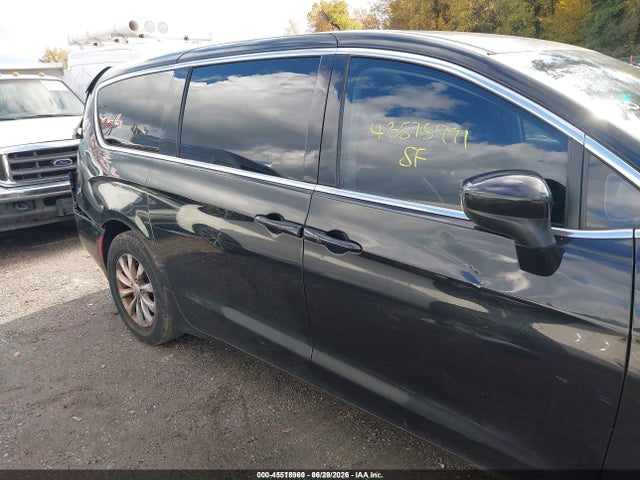 Продажа на аукционе авто 2017 Chrysler Pacifica Touring, vin: 2C4RC1DG5HR529473, номер лота: 45518960