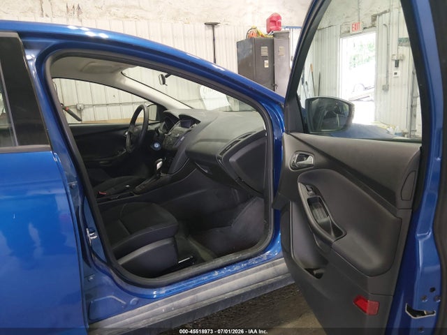 1FADP3F29JL329101 Ford FOCUS SE