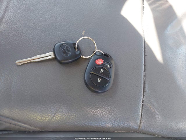 45519016 :رقم المزاد ، 5TDBY68A38S000360 vin ، 2008 Toyota Sequoia Limited 5.7l V8 مزاد بيع