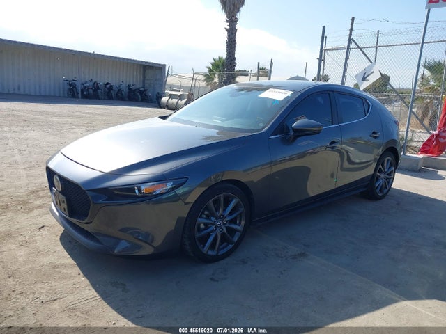 Mazda Mazda3 Preferred Package 2019 JM1BPAMM0K1138884 Image 2