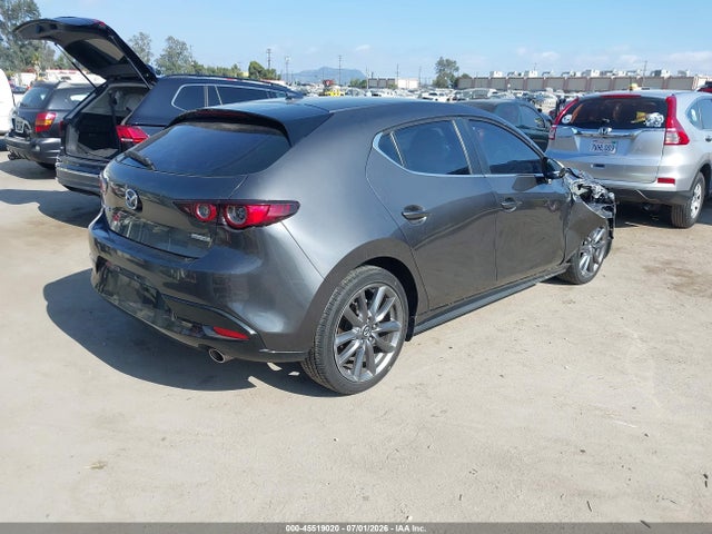 Mazda Mazda3 Preferred Package 2019 JM1BPAMM0K1138884 Image 4