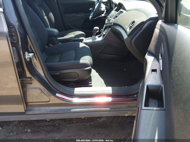 1G1PC5SBXE7227513 Chevrolet Cruze 1lt Auto