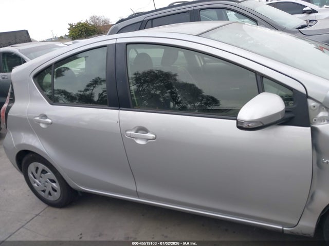 Toyota Prius C Two 2016 JTDKDTB37G1125944 Image 14