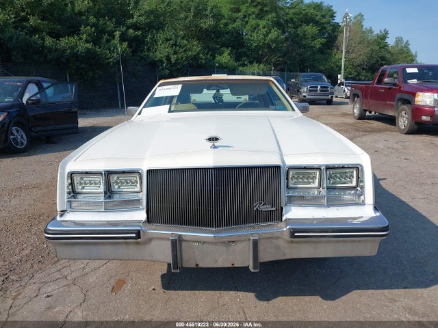 45519223 :رقم المزاد ، 1G4EZ57Y4FE463271 vin ، 1985 Buick Riviera مزاد بيع