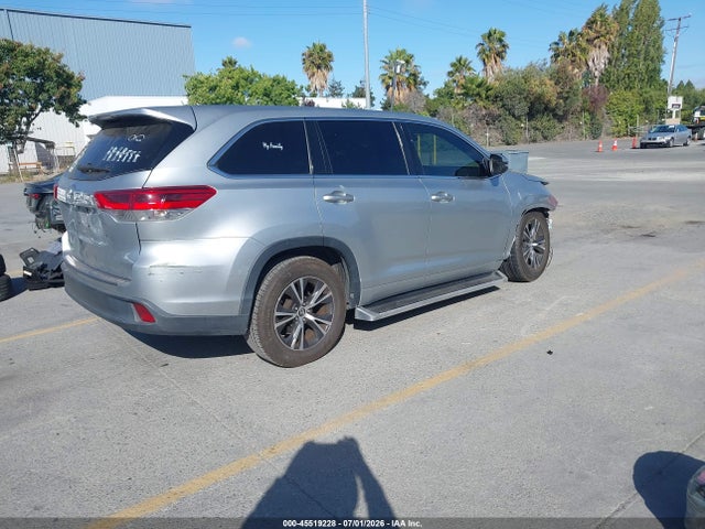 5TDZZRFH3HS234754 Toyota Highlander Le