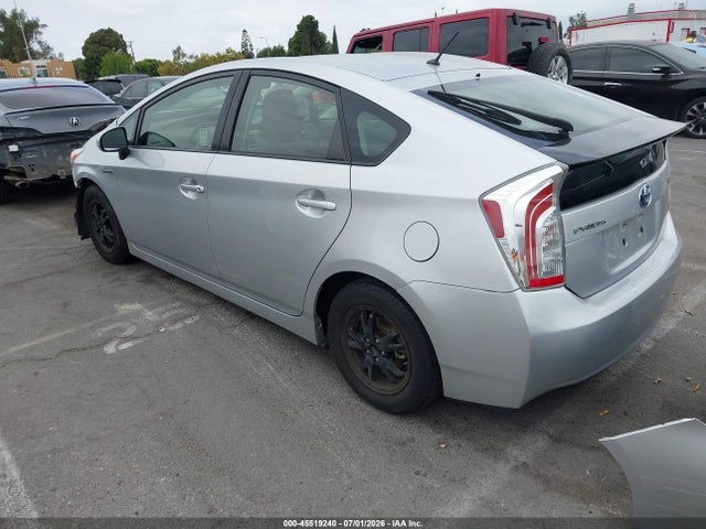 Toyota Prius Two 2014 JTDKN3DU4E0365281 Image 3