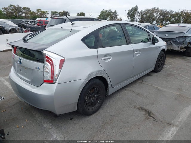 Toyota Prius Two 2014 JTDKN3DU4E0365281 Image 4