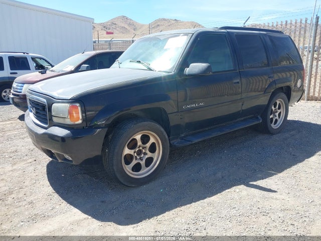 Продажа на аукционе авто 2000 Cadillac Escalade Standard, vin: 1GYEK63R3YR200885, номер лота: 45519251