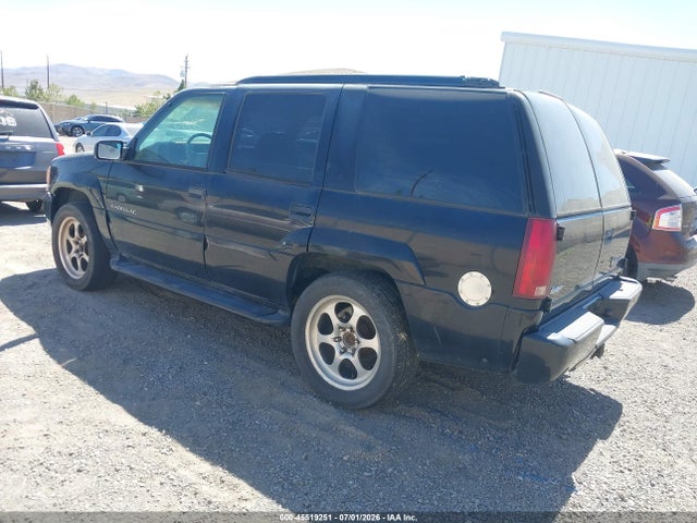 Продажа на аукционе авто 2000 Cadillac Escalade Standard, vin: 1GYEK63R3YR200885, номер лота: 45519251