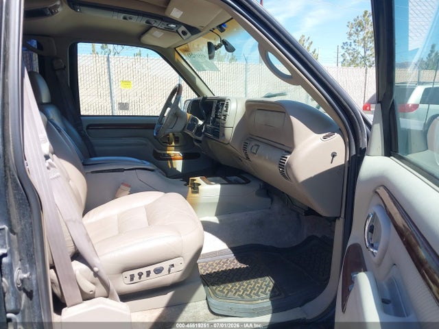 Продажа на аукционе авто 2000 Cadillac Escalade Standard, vin: 1GYEK63R3YR200885, номер лота: 45519251