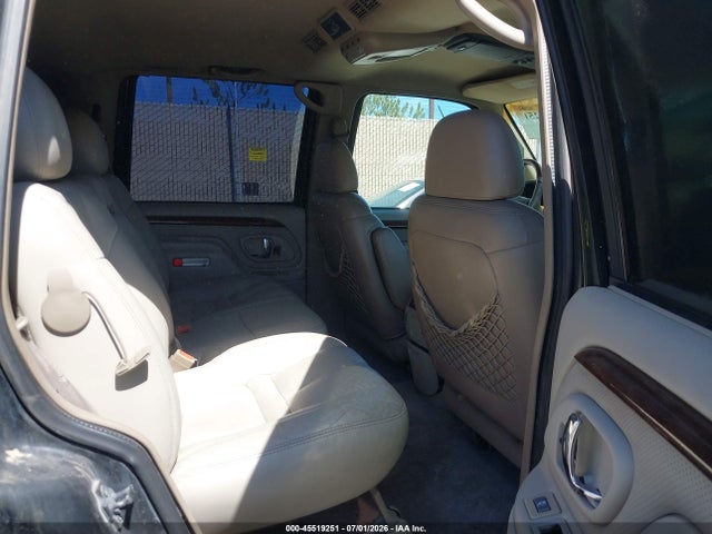 Продажа на аукционе авто 2000 Cadillac Escalade Standard, vin: 1GYEK63R3YR200885, номер лота: 45519251