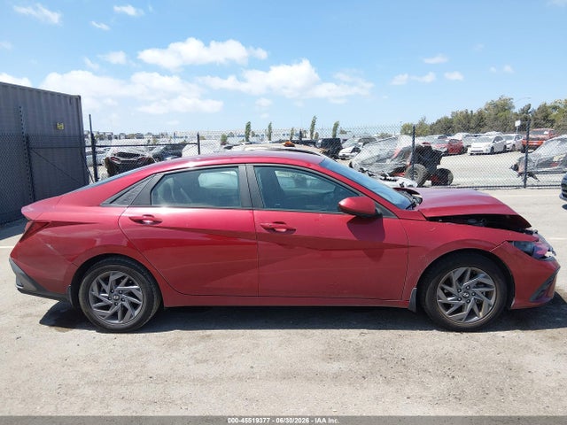 KMHLM4DG5RU711372 Hyundai ELANTRA SEL