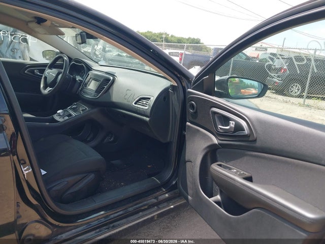 Auction sale of the 2015 Chrysler 200 Limited, vin: 1C3CCCAB5FN738009, lot number: 45519473
