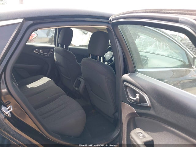 Auction sale of the 2015 Chrysler 200 Limited, vin: 1C3CCCAB5FN738009, lot number: 45519473