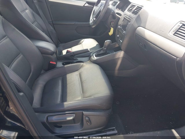 2013 Volkswagen Jetta 2.5l Se მანქანა იყიდება აუქციონზე, vin: 3VWDP7AJXDM353391, აუქციონის ნომერი: 45519662