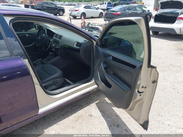 2013 Volkswagen Jetta 2.5l Se მანქანა იყიდება აუქციონზე, vin: 3VWDX7AJ4DM295861, აუქციონის ნომერი: 45519705