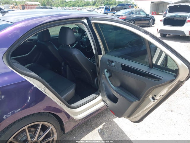 2013 Volkswagen Jetta 2.5l Se მანქანა იყიდება აუქციონზე, vin: 3VWDX7AJ4DM295861, აუქციონის ნომერი: 45519705