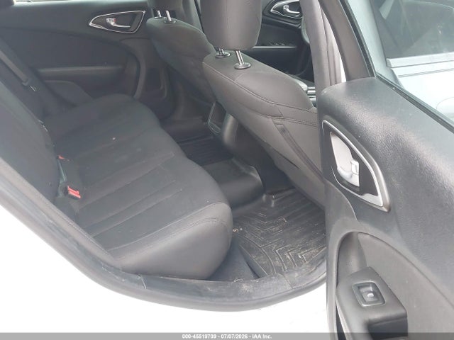 45519709 :رقم المزاد ، 1C3CCCAB5GN151214 vin ، 2016 Chrysler 200 Limited مزاد بيع