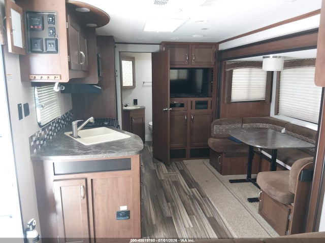 45519780 :رقم المزاد ، 1UJBJ0BN2H1T80222 vin ، 2017 Jayco Jayflight مزاد بيع