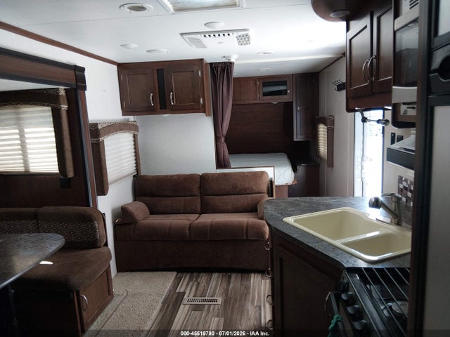 45519780 :رقم المزاد ، 1UJBJ0BN2H1T80222 vin ، 2017 Jayco Jayflight مزاد بيع