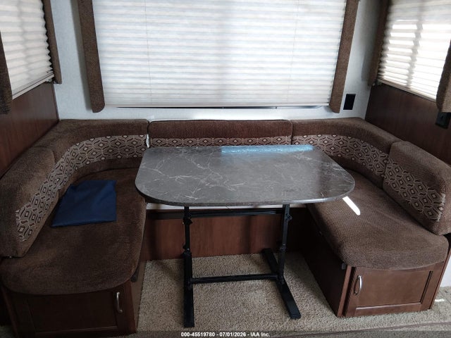 45519780 :رقم المزاد ، 1UJBJ0BN2H1T80222 vin ، 2017 Jayco Jayflight مزاد بيع