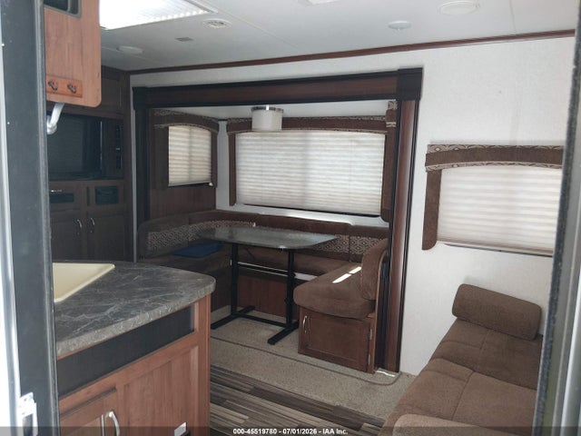 45519780 :رقم المزاد ، 1UJBJ0BN2H1T80222 vin ، 2017 Jayco Jayflight مزاد بيع