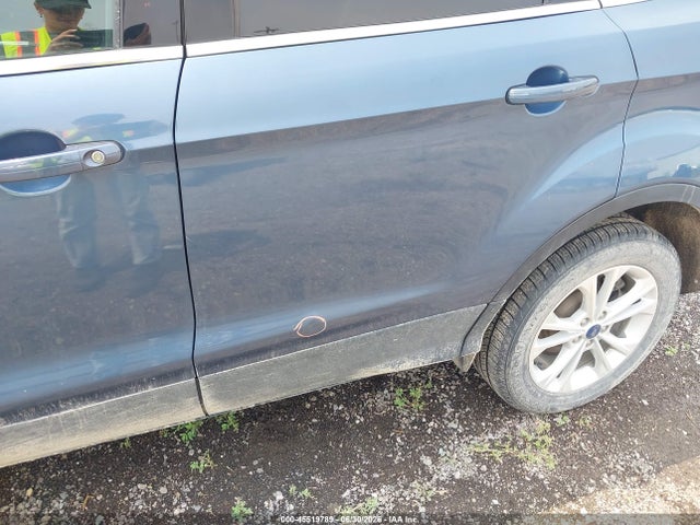 1FMCU9GD2JUC38761 Ford ESCAPE SE