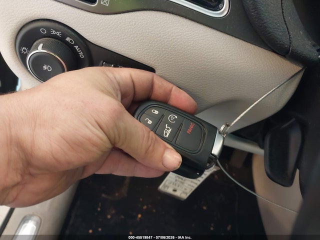 45519847 :رقم المزاد ، 1C4PJMDXXKD257799 vin ، 2019 Jeep Cherokee Limited 4x4 مزاد بيع