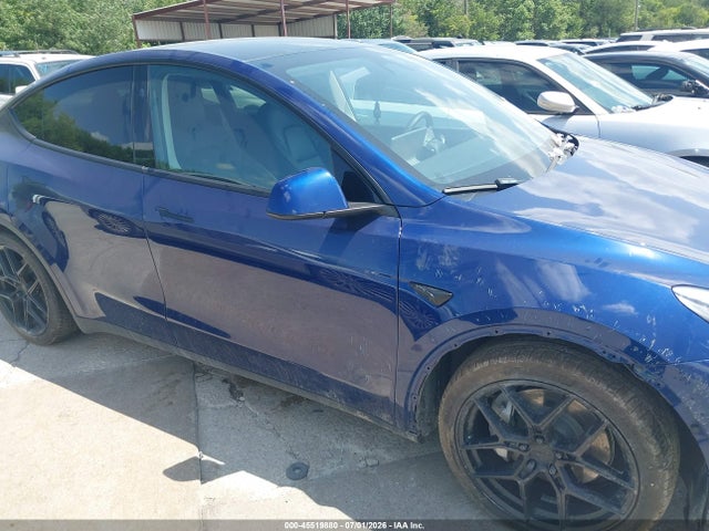 Продажа на аукционе авто 2023 Tesla Model Y Awd/long Range Dual Motor All-wheel Drive, vin: 7SAYGAEE4PF851225, номер лота: 45519880