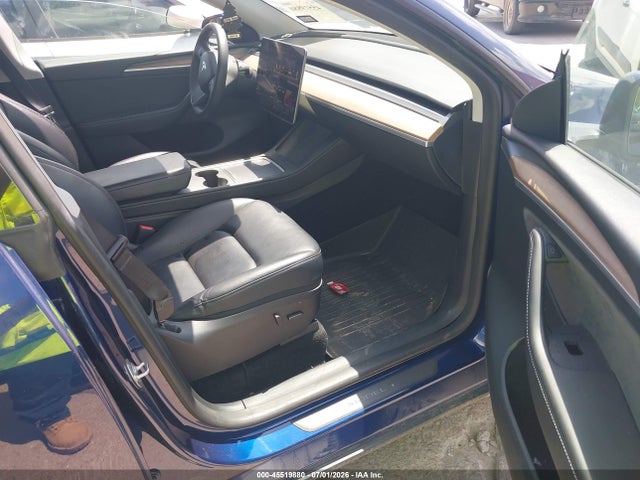 Продажа на аукционе авто 2023 Tesla Model Y Awd/long Range Dual Motor All-wheel Drive, vin: 7SAYGAEE4PF851225, номер лота: 45519880