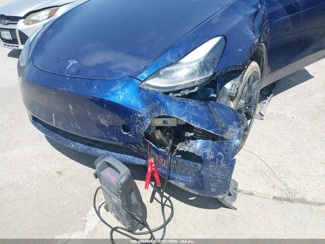 Продажа на аукционе авто 2023 Tesla Model Y Awd/long Range Dual Motor All-wheel Drive, vin: 7SAYGAEE4PF851225, номер лота: 45519880