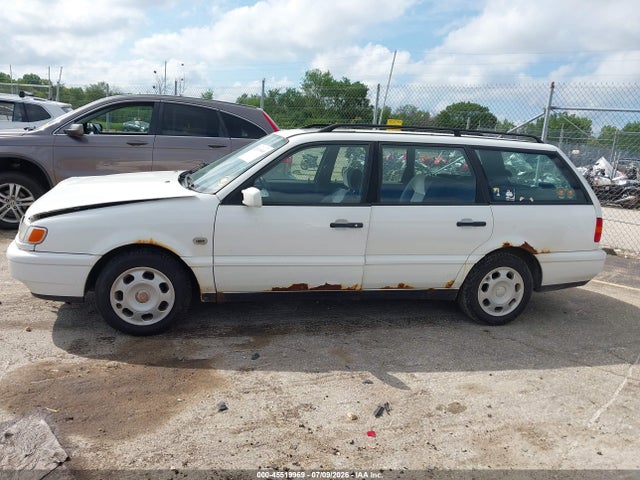 1996 Volkswagen Passat Tdi მანქანა იყიდება აუქციონზე, vin: WVWHG83A2TE248677, აუქციონის ნომერი: 45519969