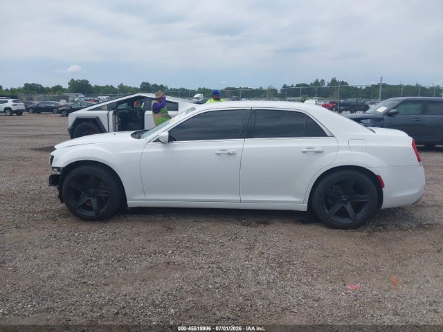 45519996 :رقم المزاد ، 2C3CCAAG5KH648197 vin ، 2019 Chrysler 300 Touring مزاد بيع