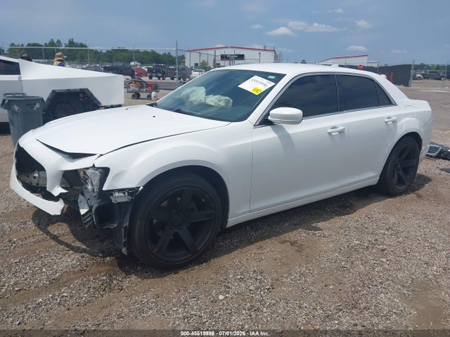 45519996 :رقم المزاد ، 2C3CCAAG5KH648197 vin ، 2019 Chrysler 300 Touring مزاد بيع
