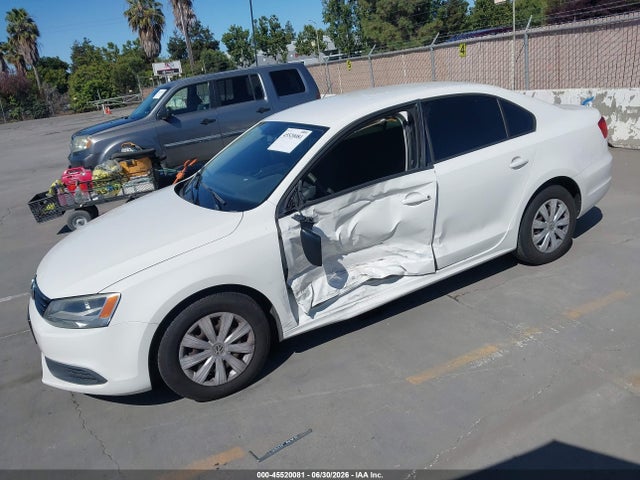 2013 Volkswagen Jetta 2.0l S მანქანა იყიდება აუქციონზე, vin: 3VW2K7AJ4DM390376, აუქციონის ნომერი: 45520081
