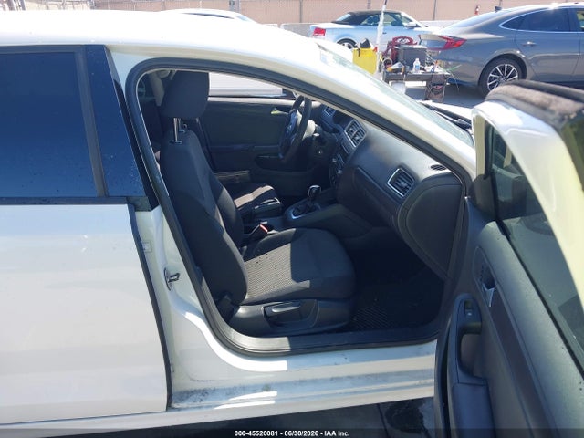 2013 Volkswagen Jetta 2.0l S მანქანა იყიდება აუქციონზე, vin: 3VW2K7AJ4DM390376, აუქციონის ნომერი: 45520081