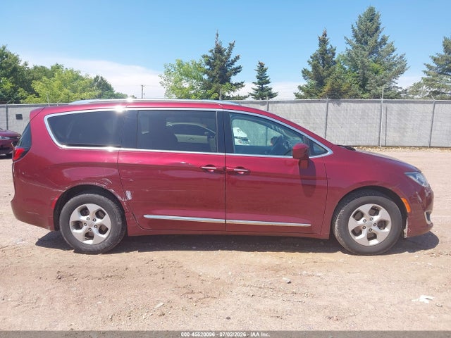 Продажа на аукционе авто 2017 Chrysler Pacifica Touring-l Plus, vin: 2C4RC1EG8HR659343, номер лота: 45520096