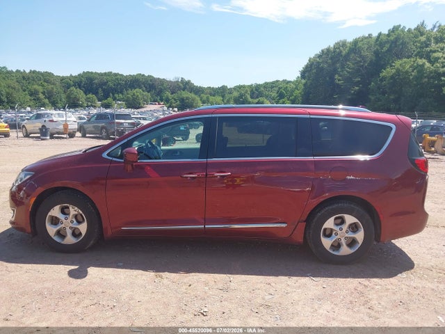 Продажа на аукционе авто 2017 Chrysler Pacifica Touring-l Plus, vin: 2C4RC1EG8HR659343, номер лота: 45520096