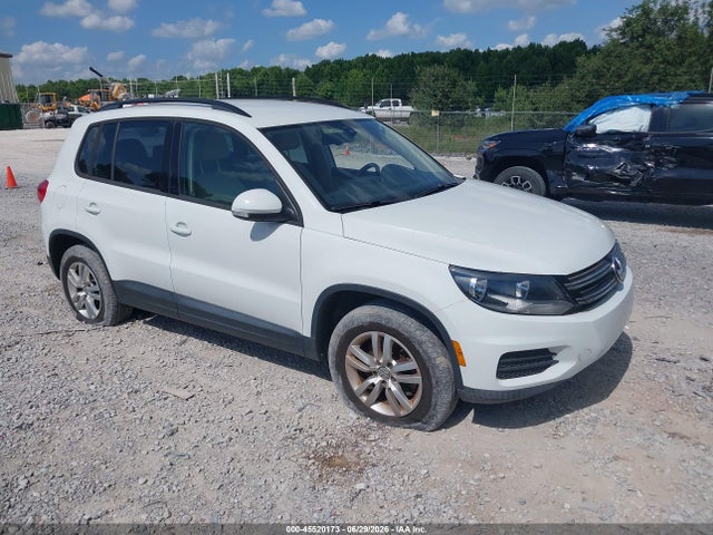 2016 Volkswagen Tiguan S მანქანა იყიდება აუქციონზე, vin: WVGAV7AX1GW574359, აუქციონის ნომერი: 45520173
