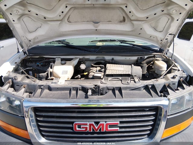 GMC Savana 2500 Work Van 2017 1GTW7AFF5H1904326 Image 10