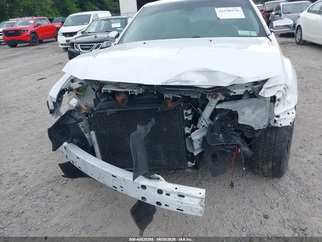 Продаж на аукціоні авто 2015 Chrysler 300c Awd, vin: 2C3CCAKG1FH781916, номер лоту: 45520258