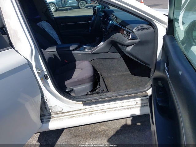 Toyota CAMRY LE 2018 4T1B11HK9JU580968 Image 5