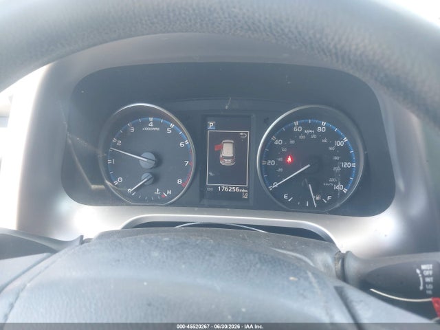 Toyota RAV4 LE 2017 JTMZFREV0HJ127898 Image 7