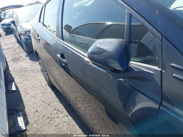 Toyota Prius Two 2017 JTDKBRFU1H3553266 Image 13