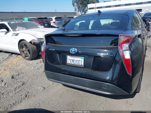 Toyota Prius Two 2017 JTDKBRFU1H3553266 Image 16