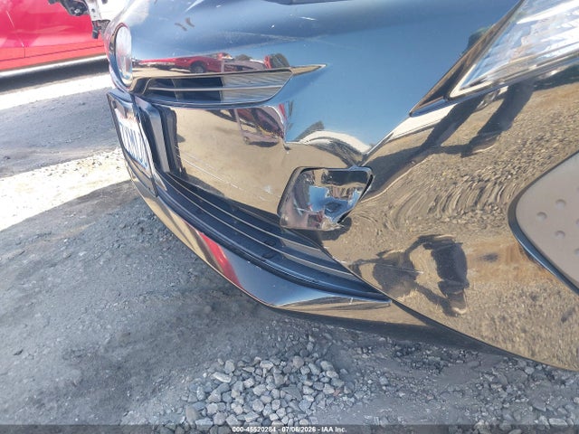 Toyota Prius Two 2017 JTDKBRFU1H3553266 Image 19