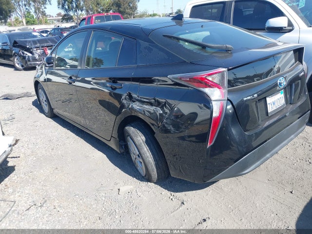 Toyota Prius Two 2017 JTDKBRFU1H3553266 Image 3