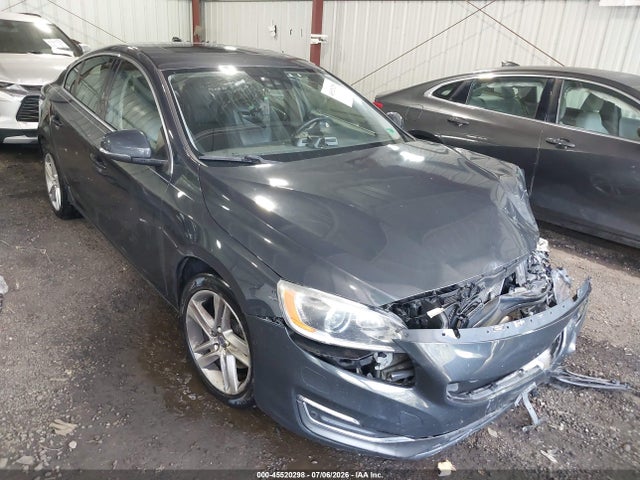 2015 Volvo S60 T5 Platinum მანქანა იყიდება აუქციონზე, vin: YV140MFM5F2355532, აუქციონის ნომერი: 45520298