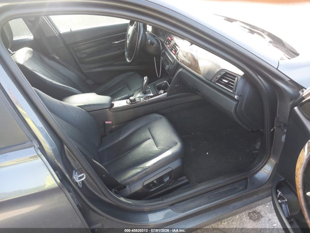 45520312 :رقم المزاد ، WBA3C1G5XDNR48312 vin ، 2013 Bmw 328i مزاد بيع