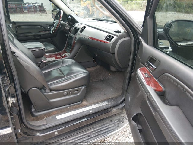 45520612 :رقم المزاد ، 1GYFK66858R247214 vin ، 2008 Cadillac Escalade Esv مزاد بيع